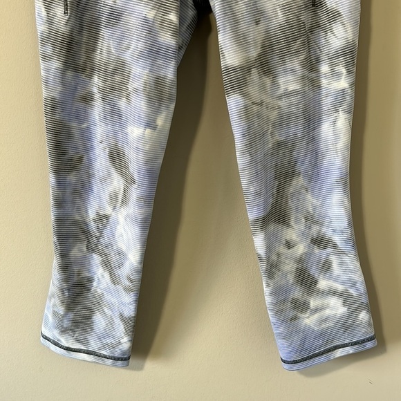 Athleta Women Legging Salutation Stash Pocket Capri Blue Gray Buttery Soft Sz S - Picture 5 of 9